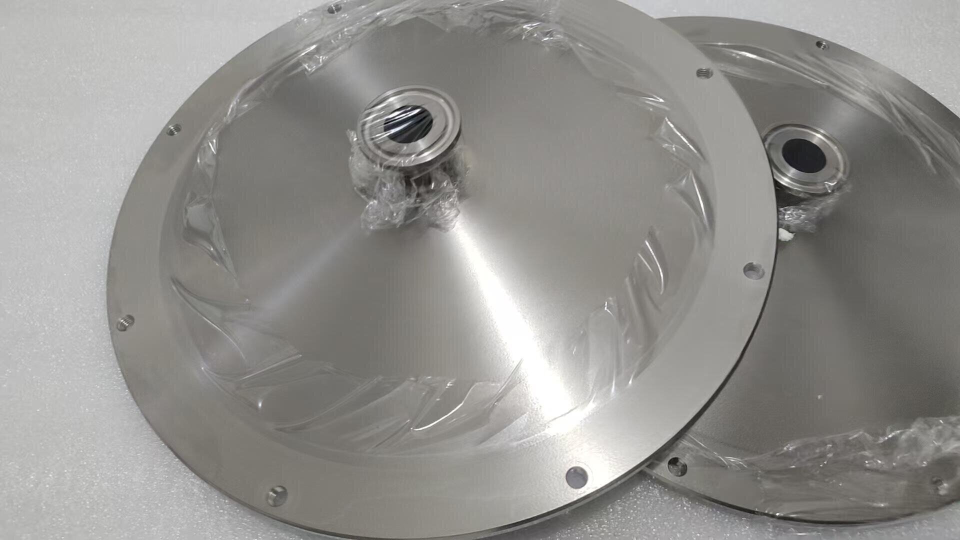 Präzision in Titan: Erstmuster-Bauteil aus Grade 5 Ti6Al4V, Ø 250 mm, gefertigt in 10 Stück. Anspruch: absolut plan für den passenden Flansch, verzugsfrei – für höchste Medizintechnik-Anforderungen. ✨