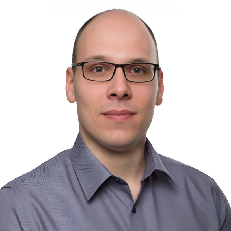 Dr. Manuel Martina