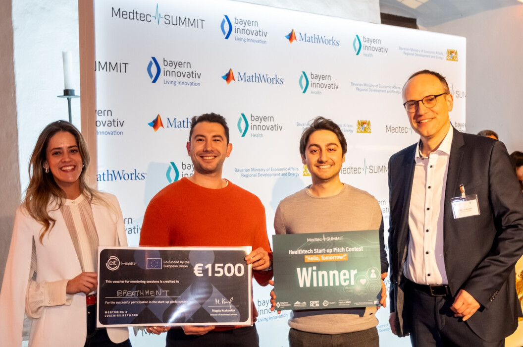 Baturay Yalvaç and Elçin Can Çavuşoğlu were delighted to win the Start-up Pitch Contest at the Medtec Summit 2025 in Nuremberg. © Breathment GmbH